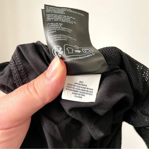 The North Face Black Athletic Shorts Relaxed Fit - Picture 9 of 10